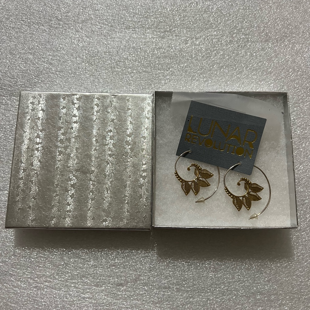 Lunar Revolution Brand Beautiful Gold Plated Earrings Nwt In Original Box Lunar Revolution Brand Beautiful Gold Plated Earrings Nwt In Original Box